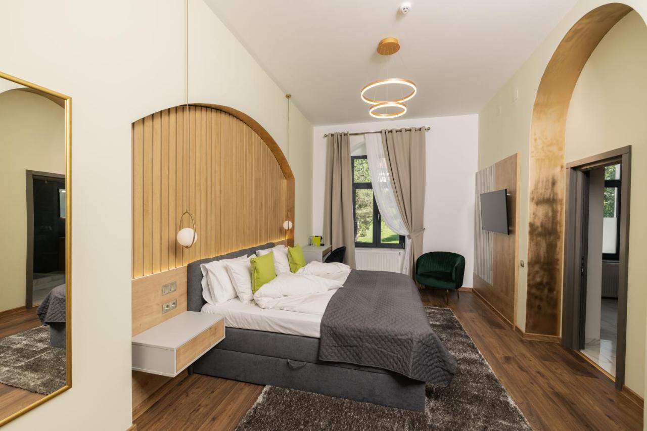 Haller Boutique Târgu-Mureş Esterno foto