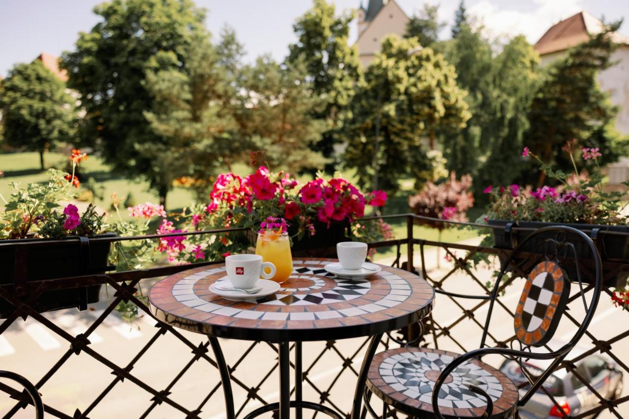 Haller Boutique Târgu-Mureş Esterno foto