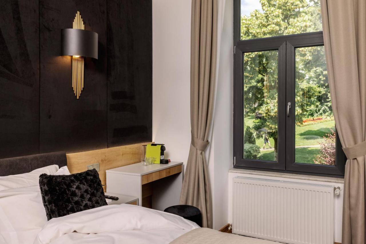 Haller Boutique Târgu-Mureş Esterno foto