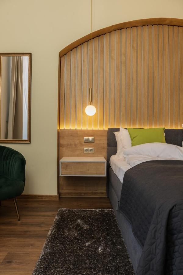 Haller Boutique Târgu-Mureş Esterno foto