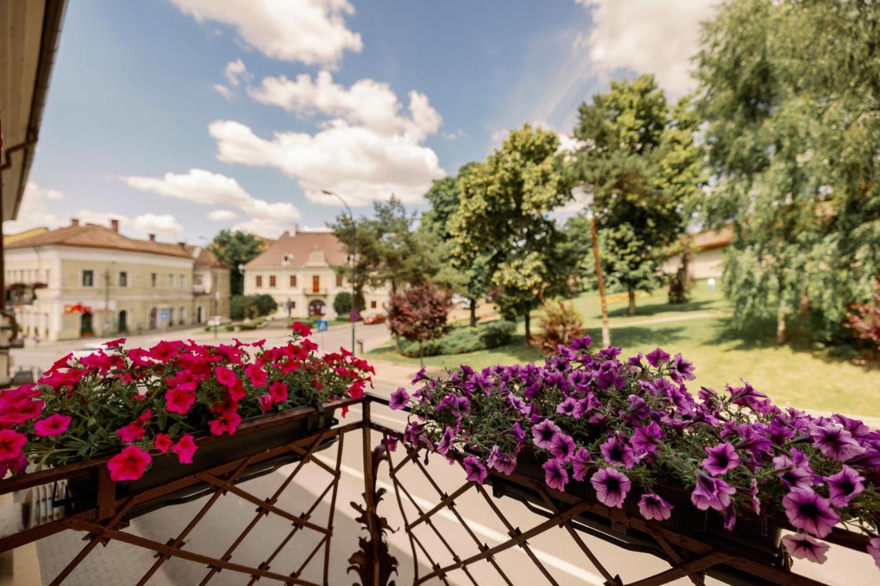 Haller Boutique Târgu-Mureş Esterno foto