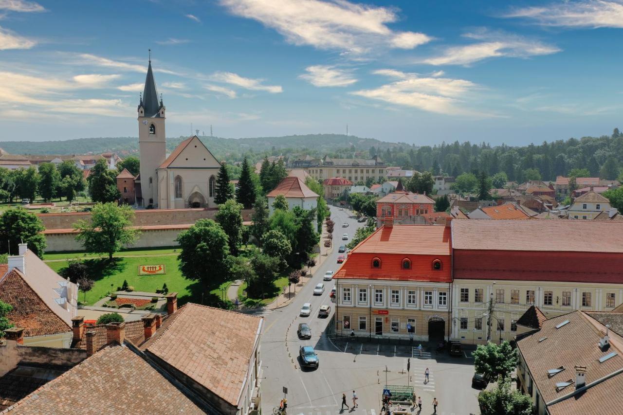 Haller Boutique Târgu-Mureş Esterno foto
