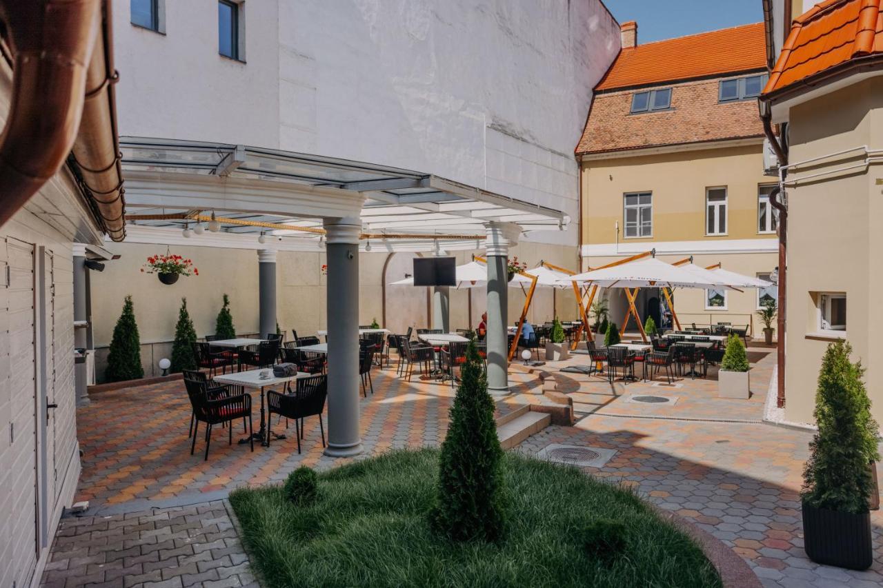 Haller Boutique Târgu-Mureş Esterno foto